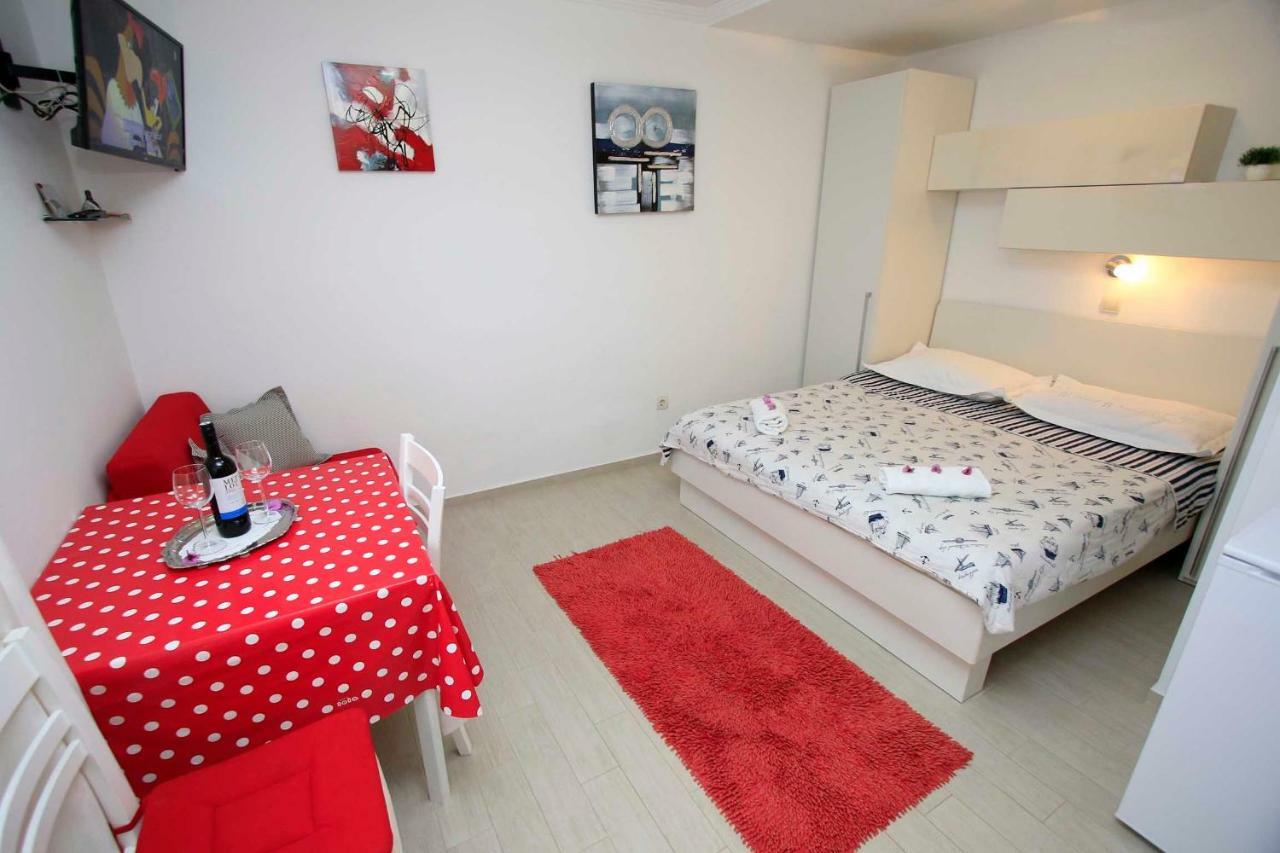 Apartmani Ivona & Ivo Makarska Exterior photo