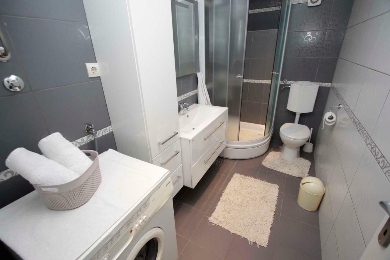 Apartmani Ivona & Ivo Makarska Exterior photo